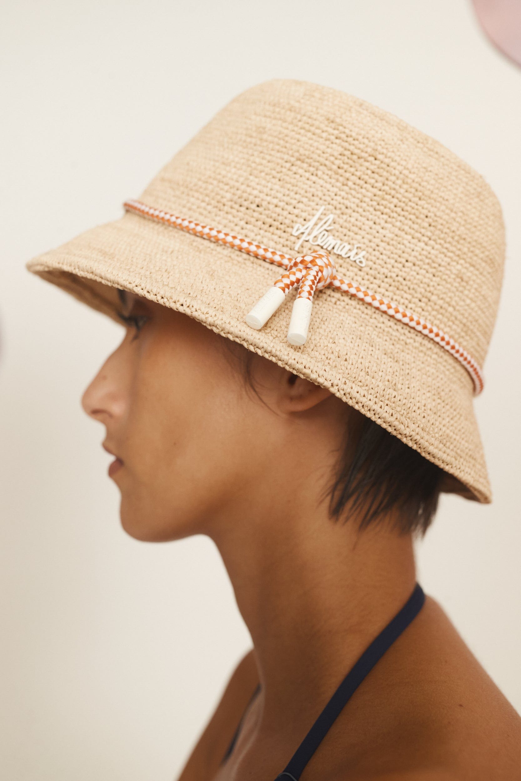 SUNLIT RAFFIA BUCKET HAT